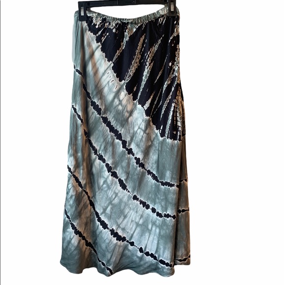 NWT Young Fabulous Broke Tie Dye Blue Womens Size Small Lightweight Summer Skirt - Picture 2 of 8